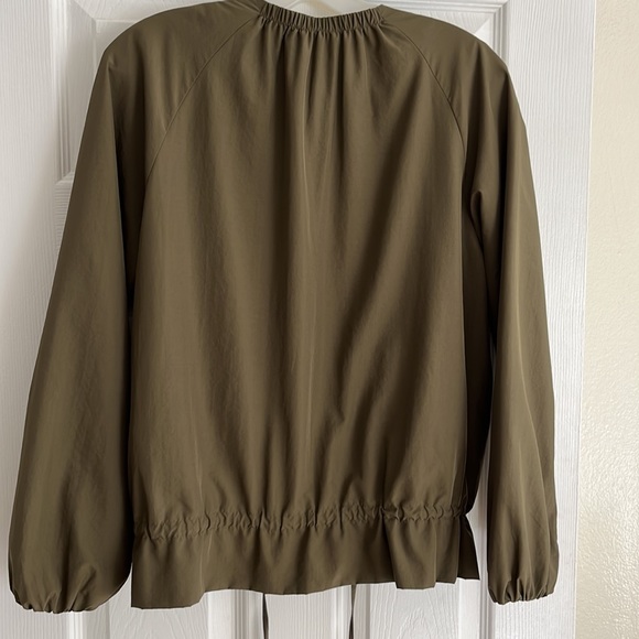 Zara light weight jacket. Olive green. Size medium.  Excellent condition - Picture 4 of 4